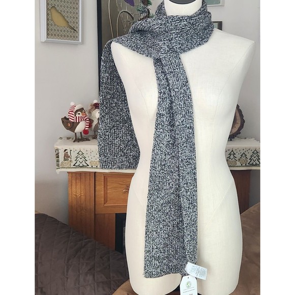 Time and Tru Black and White Knit Scarf NEW - Picture 1 of 3
